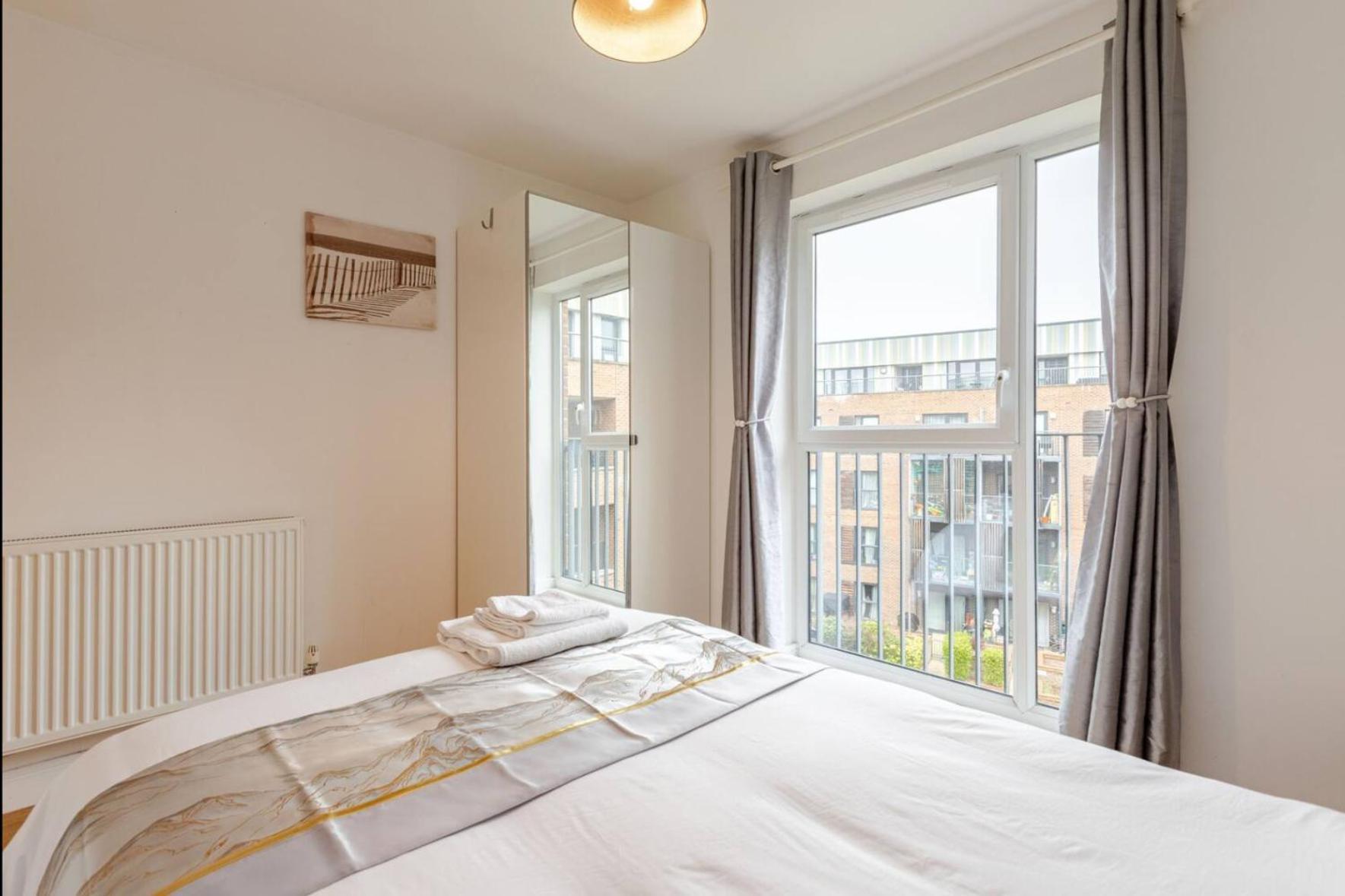 Appartamento Modern 2 Bed Flat With Balcony, Easy Access